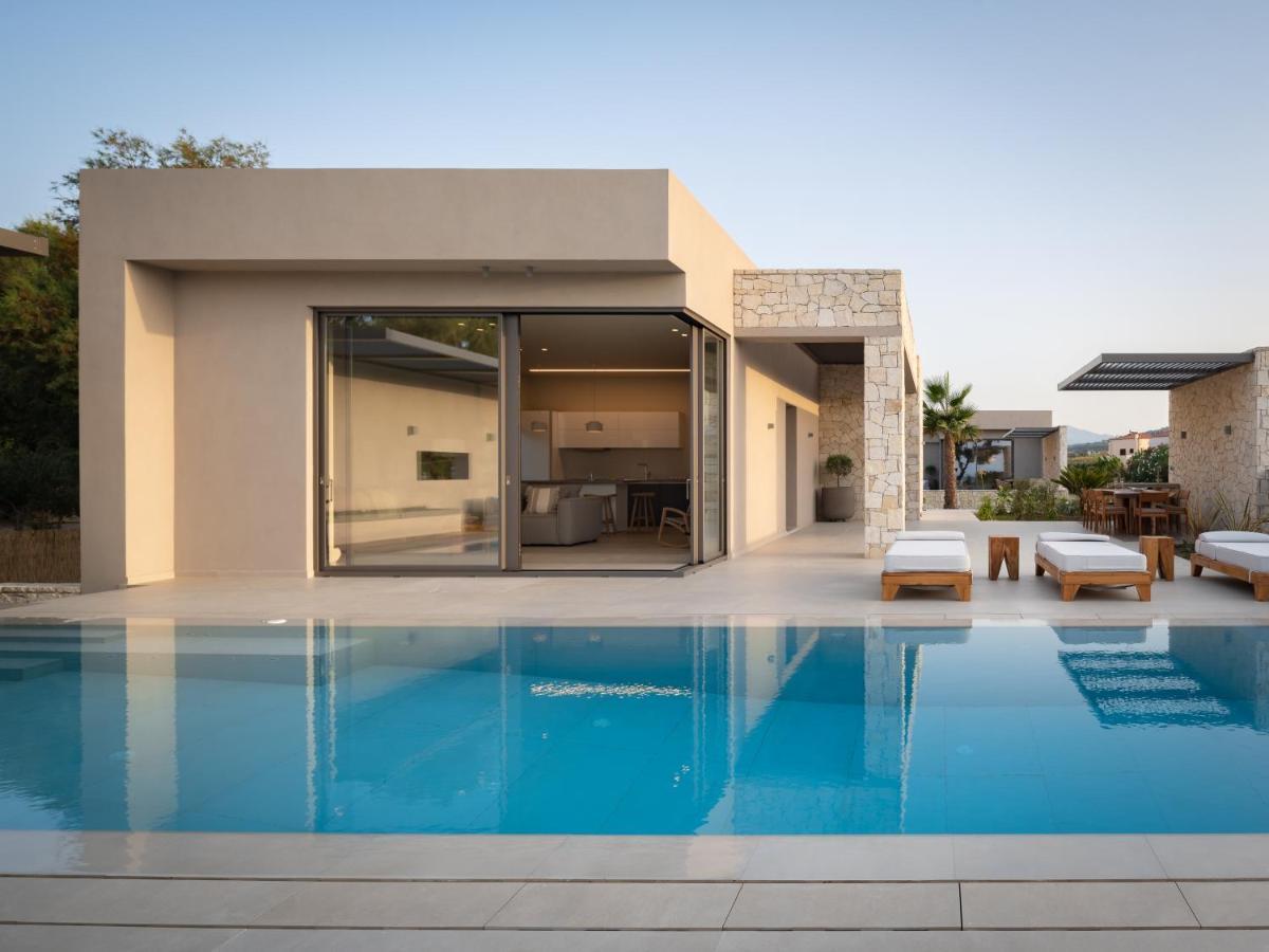 Artemis Seafront Villa, An Evanescence Sea Retreat, By Thinkvilla Tavronitis  Bagian luar foto