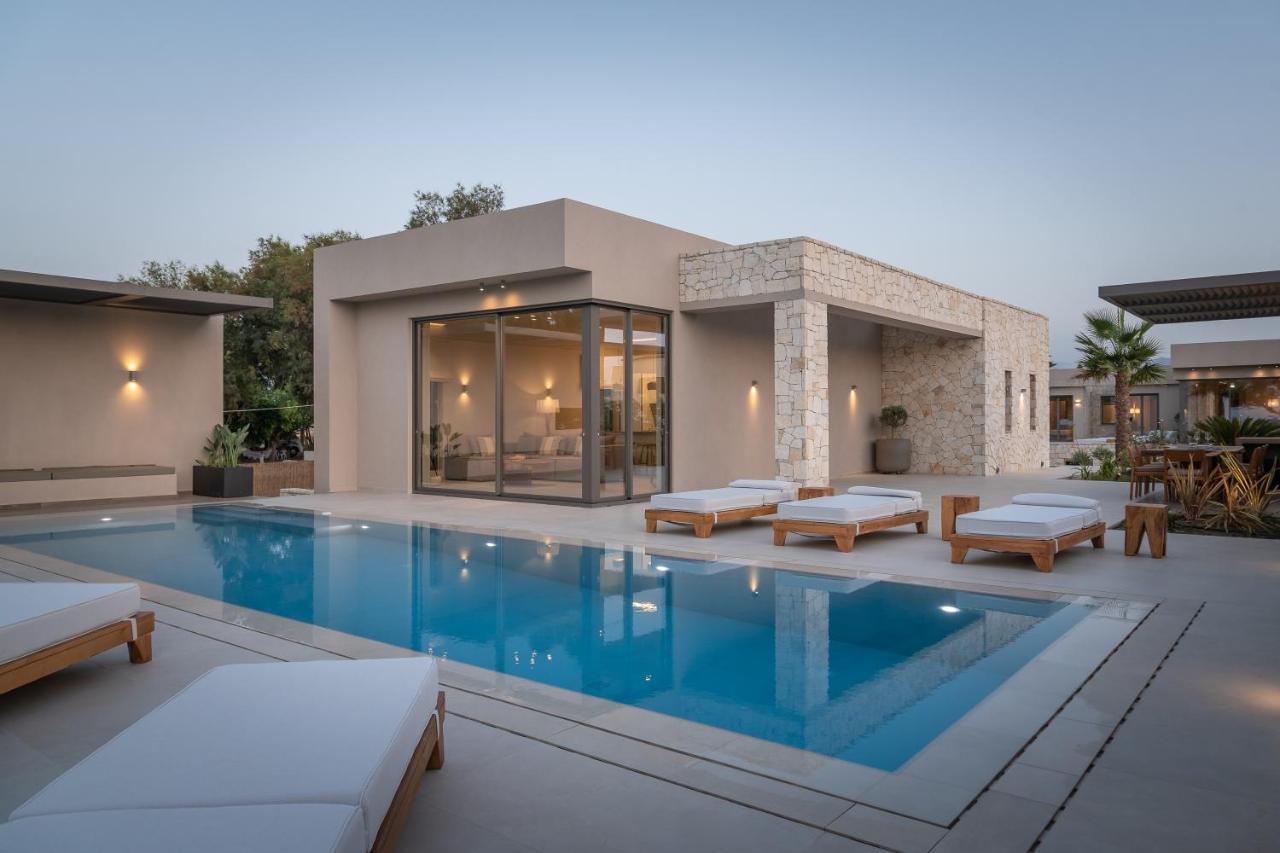 Artemis Seafront Villa, An Evanescence Sea Retreat, By Thinkvilla Tavronitis  Bagian luar foto