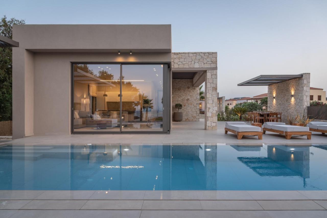 Artemis Seafront Villa, An Evanescence Sea Retreat, By Thinkvilla Tavronitis  Bagian luar foto