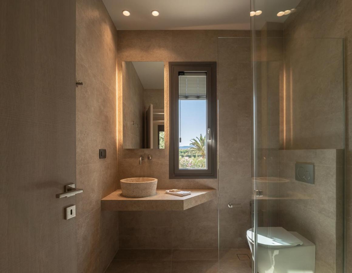 Artemis Seafront Villa, An Evanescence Sea Retreat, By Thinkvilla Tavronitis  Bagian luar foto